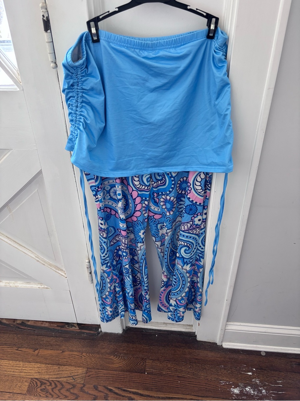 SHEIN Blue Ruched Top with Paisley Print Leggings Set - Picture 1 of 3
